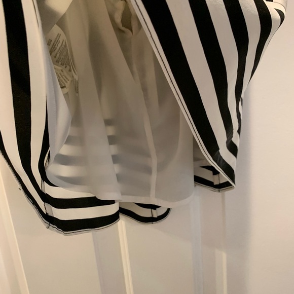 Classic black and white striped silk blouse - Picture 4 of 6